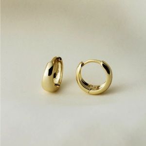 18k Gold Vermeil Dainty Huggies hoops earrings.